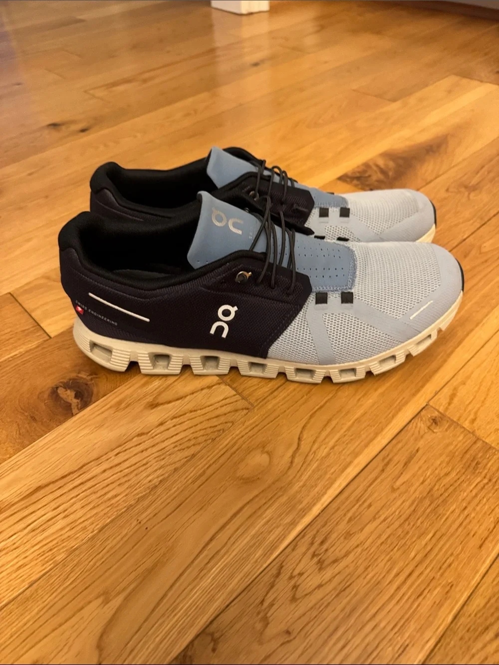 On Running Men’s Athletic Shoes in Light Blue and navy - Picture 1 of 7